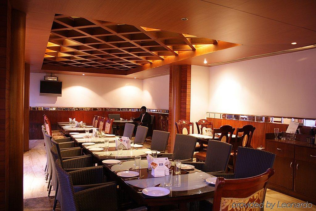 The Checkers Hotel Ченнаї Екстер'єр фото