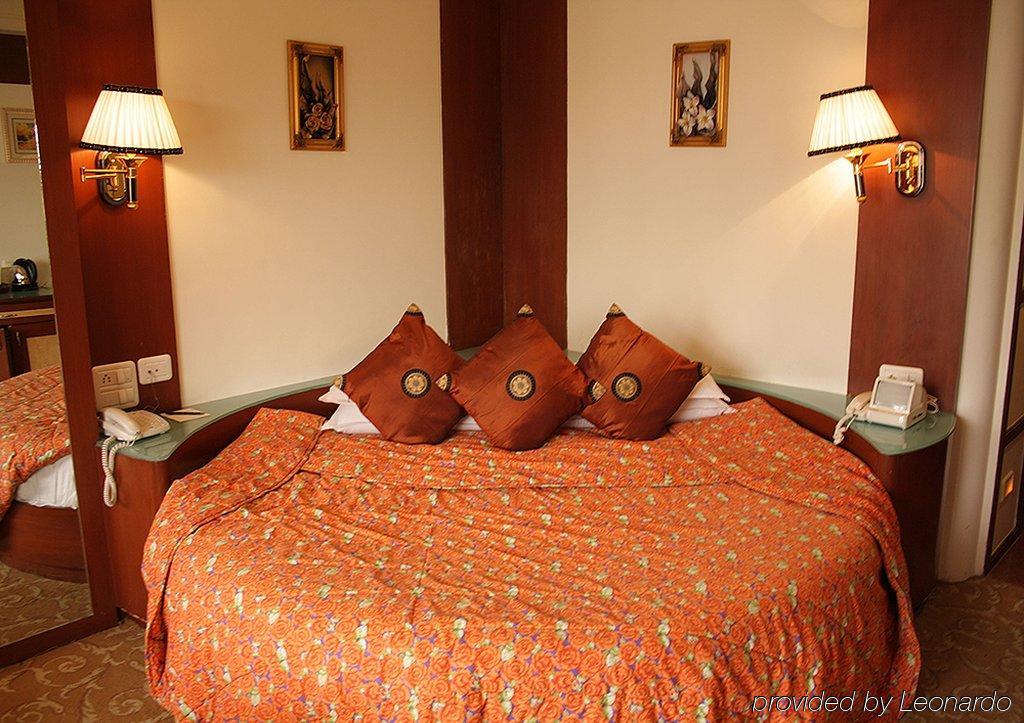 The Checkers Hotel Ченнаї Номер фото